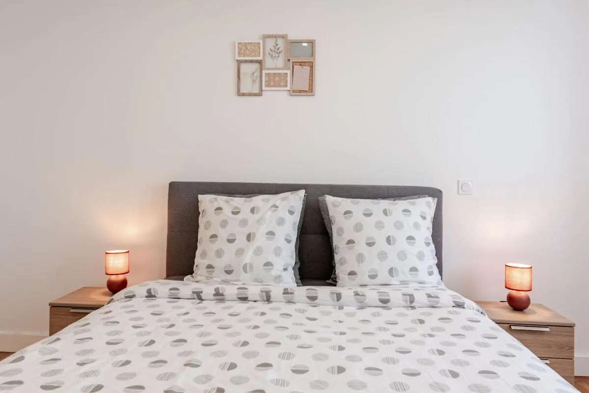 Sublime Appartement וילאורבן 0*,  צרפת